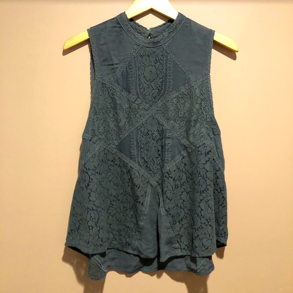 American Eagle Sleeveless Blouse